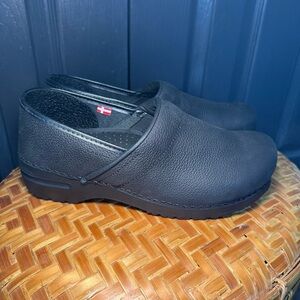 NWOB SANITA Professional Textured Oiled Clogs Leather Black EU 41/10 *never worn